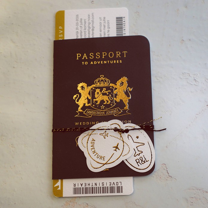 FOLIE STAPEL Trouwkaart - Paspoort met Boarding Pass Bordeaux en Goud